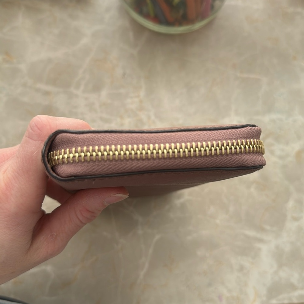 Michael Kors wallet - Picture 6 of 13